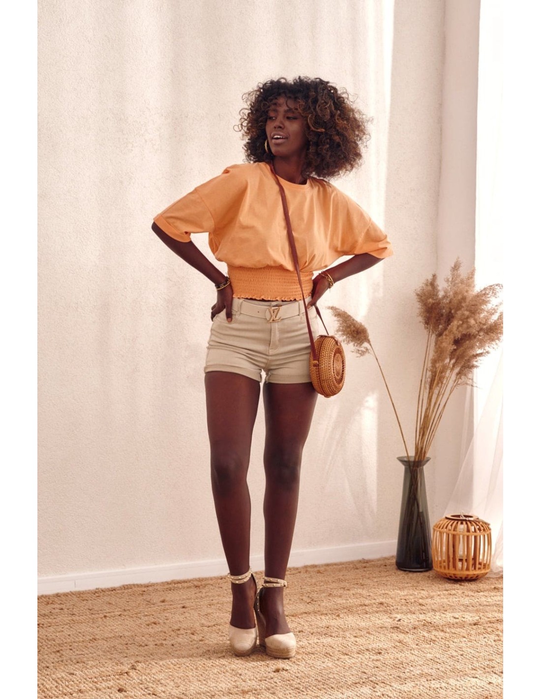 Short T-shirt with a wide cuff, apricot MP14546 - Online store - Boutique